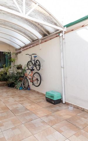 Casa à venda com 120m², 3 quartos e 2 vagasGaragem