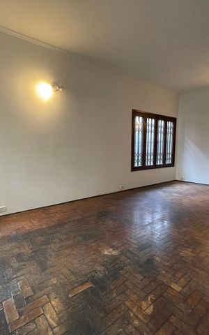 Casa à venda com 199m², 4 quartos e 4 vagas Casa à venda com 199m², 4 quartos e 4 vagasSala