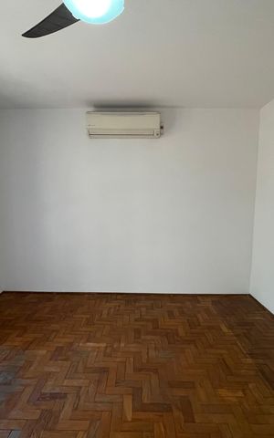 Casa à venda com 199m², 4 quartos e 4 vagas Casa à venda com 199m², 4 quartos e 4 vagasQuarto 3
