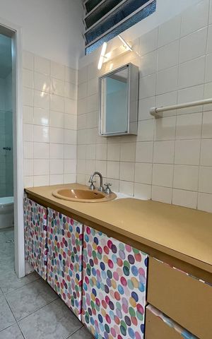 Casa à venda com 199m², 4 quartos e 4 vagas Casa à venda com 199m², 4 quartos e 4 vagasBanheiro 2