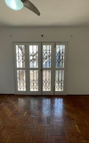 Casa à venda com 199m², 4 quartos e 4 vagas Casa à venda com 199m², 4 quartos e 4 vagasQuarto 3