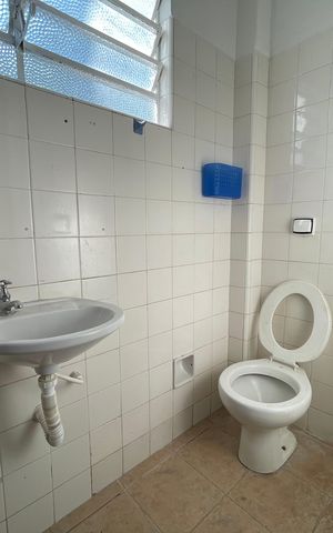 Casa à venda com 199m², 4 quartos e 4 vagas Casa à venda com 199m², 4 quartos e 4 vagasBanheiro de serviço