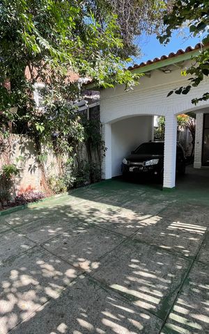Casa à venda com 199m², 4 quartos e 4 vagas Casa à venda com 199m², 4 quartos e 4 vagasGaragem