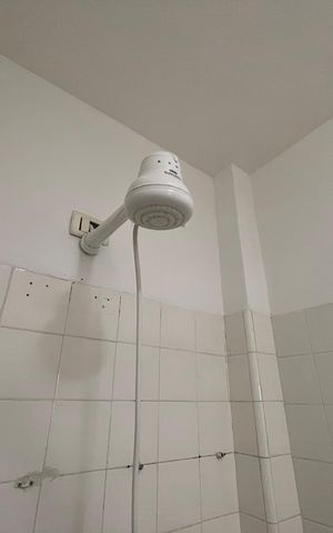 Casa à venda com 199m², 4 quartos e 4 vagas Casa à venda com 199m², 4 quartos e 4 vagasBanheiro 2
