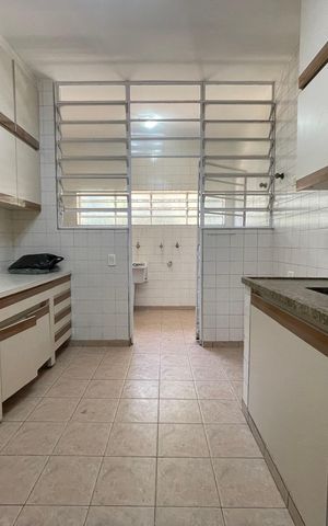 Casa à venda com 199m², 4 quartos e 4 vagas Casa à venda com 199m², 4 quartos e 4 vagasCozinha
