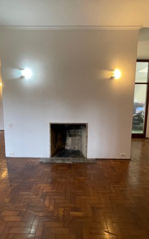 Casa à venda com 199m², 4 quartos e 4 vagas Casa à venda com 199m², 4 quartos e 4 vagasSala