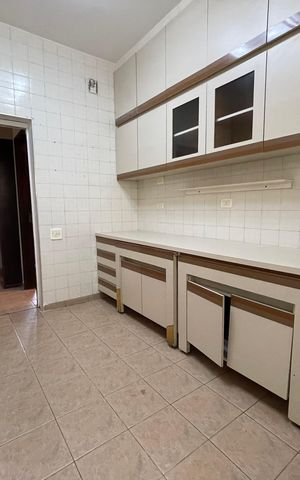Casa à venda com 199m², 4 quartos e 4 vagas Casa à venda com 199m², 4 quartos e 4 vagasCozinha