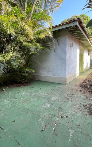 Casa à venda com 199m², 4 quartos e 4 vagas Casa à venda com 199m², 4 quartos e 4 vagasQuintal