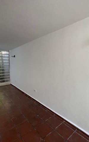Casa à venda com 199m², 4 quartos e 4 vagas Casa à venda com 199m², 4 quartos e 4 vagasEscritório