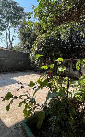 Casa à venda com 199m², 4 quartos e 4 vagas Casa à venda com 199m², 4 quartos e 4 vagasQuintal