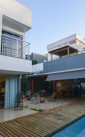 Casa de condomínio para alugar com 350m², 5 quartos e 6 vagasÁrea comum - Piscina