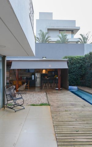 Casa de condomínio para alugar com 350m², 5 quartos e 6 vagasÁrea comum - Piscina