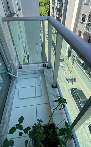 Apartamento à venda com 47m², 2 quartos e 1 vaga Apartamento à venda com 47m², 2 quartos e 1 vagaVaranda - Sala