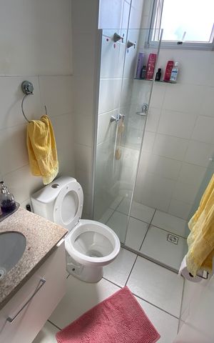 Apartamento à venda com 47m², 2 quartos e 1 vaga Apartamento à venda com 47m², 2 quartos e 1 vagaBanheiro Social