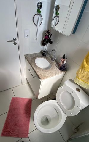 Apartamento à venda com 47m², 2 quartos e 1 vaga Apartamento à venda com 47m², 2 quartos e 1 vagaBanheiro Social