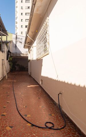 Casa à venda com 219m², 2 quartos e 5 vagas Casa à venda com 219m², 2 quartos e 5 vagasGaragem