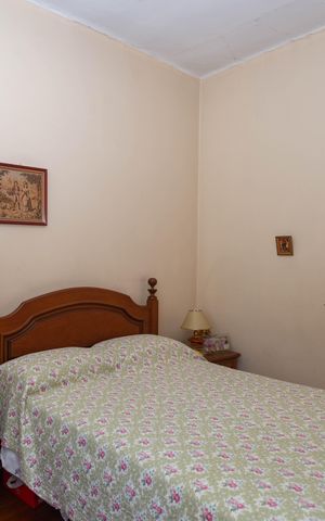 Casa à venda com 219m², 2 quartos e 5 vagas Casa à venda com 219m², 2 quartos e 5 vagasQuarto 2