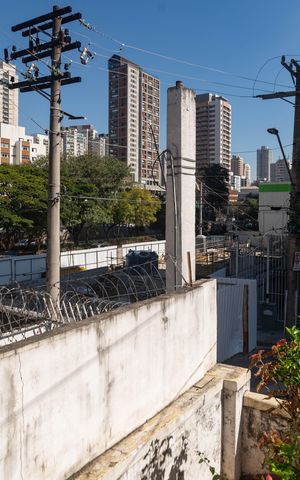 Casa à venda com 219m², 2 quartos e 5 vagas Casa à venda com 219m², 2 quartos e 5 vagasVista Quarto 2