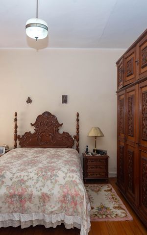 Casa à venda com 219m², 2 quartos e 5 vagas Casa à venda com 219m², 2 quartos e 5 vagasQuarto 1