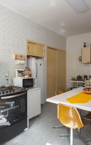 Casa à venda com 219m², 2 quartos e 5 vagas Casa à venda com 219m², 2 quartos e 5 vagasCozinha