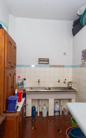 Casa à venda com 219m², 2 quartos e 5 vagas Casa à venda com 219m², 2 quartos e 5 vagasÁrea de Serviço