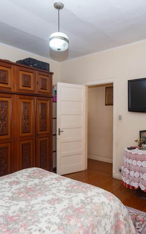 Casa à venda com 219m², 2 quartos e 5 vagas Casa à venda com 219m², 2 quartos e 5 vagasQuarto 1
