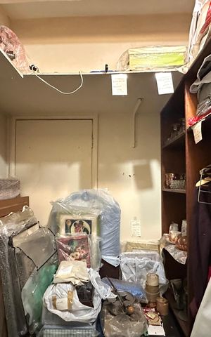Apartamento à venda com 90m², 3 quartos e sem vaga Apartamento à venda com 90m², 3 quartos e sem vagaQuarto de Serviço