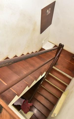 Casa para alugar com 440m², 5 quartos e 2 vagasEscada