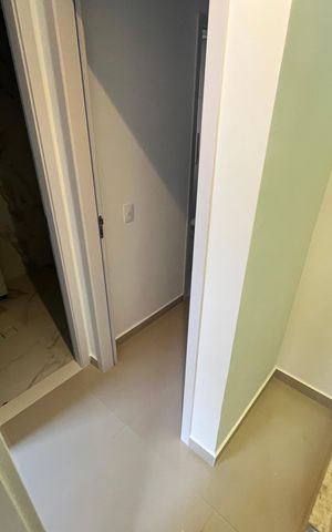 Casa de condomínio à venda com 124m², 3 quartos e 2 vagasEscada