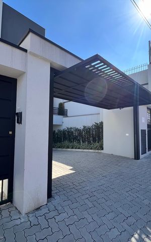 Casa de condomínio à venda com 124m², 3 quartos e 2 vagasFachada