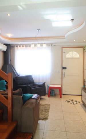 Casa de condomínio à venda com 80m², 2 quartos e 2 vagasSala
