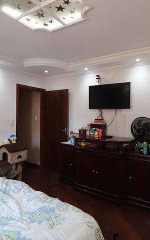 Casa à venda com 350m², 5 quartos e 4 vagasQuarto 4 - Suíte