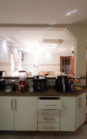 Casa à venda com 350m², 5 quartos e 4 vagasCozinha