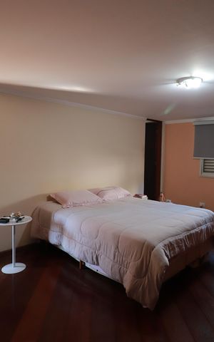 Casa à venda com 350m², 5 quartos e 4 vagasQuarto 1 - Suíte