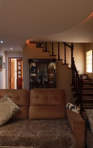 Casa à venda com 350m², 5 quartos e 4 vagasSala