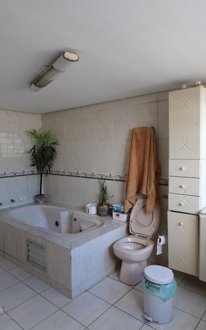 Casa à venda com 350m², 5 quartos e 4 vagasBanheiro da Suíte 1