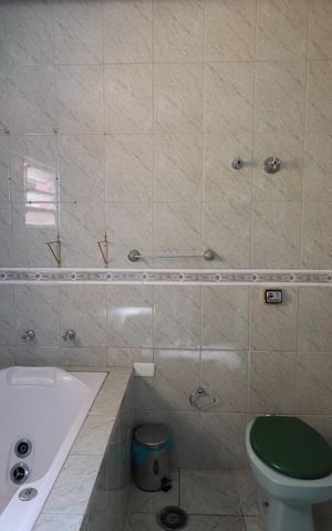 Casa à venda com 350m², 5 quartos e 4 vagasBanheiro da Suíte 3