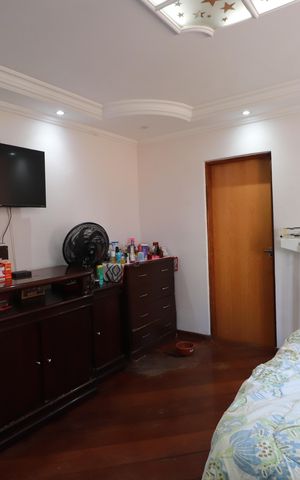 Casa à venda com 350m², 5 quartos e 4 vagasQuarto 4 - Suíte