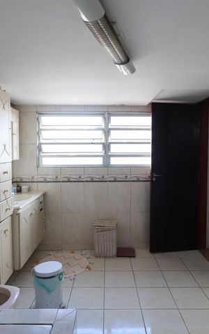 Casa à venda com 350m², 5 quartos e 4 vagasBanheiro da Suíte 1