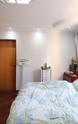 Casa à venda com 350m², 5 quartos e 4 vagasQuarto 4 - Suíte