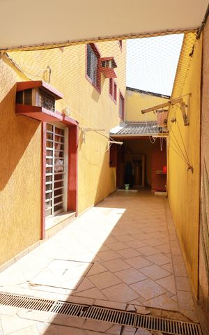 Casa à venda com 350m², 5 quartos e 4 vagasQuintal