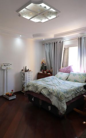 Casa à venda com 350m², 5 quartos e 4 vagasQuarto 4 - Suíte