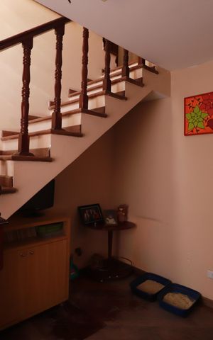 Casa à venda com 350m², 5 quartos e 4 vagasEscada
