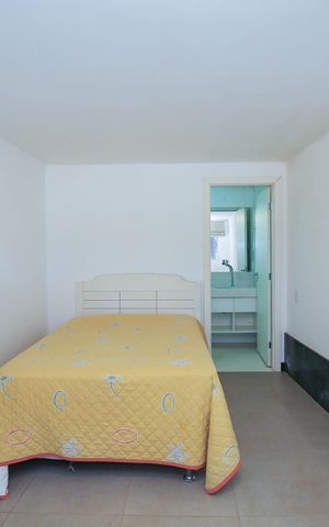 Casa à venda com 385m², 5 quartos e 2 vagas Casa à venda com 385m², 5 quartos e 2 vagasQuarto 5