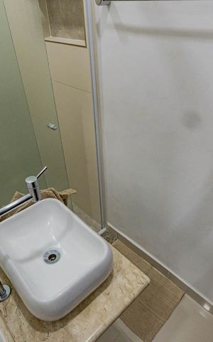 Apartamento à venda com 350m², 5 quartos e 3 vagasBanheiro da Kitnet 2