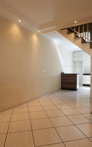 Casa para alugar com 70m², 2 quartos e 1 vagaSala