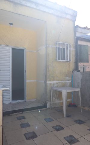 Casa para alugar com 70m², 2 quartos e 1 vagaÁrea de Serviço
