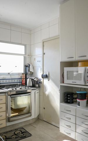Apartamento à venda com 105m², 3 quartos e 2 vagas Apartamento à venda com 105m², 3 quartos e 2 vagasCozinha
