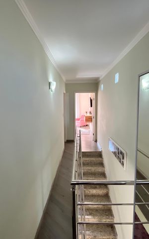 Casa à venda com 147m², 3 quartos e 3 vagasHall
