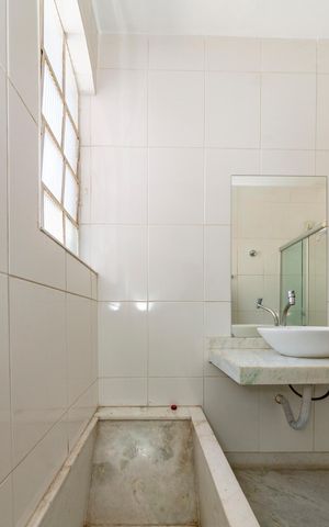 Apartamento à venda com 120m², 4 quartos e 2 vagas Apartamento à venda com 120m², 4 quartos e 2 vagasBanheiro Social